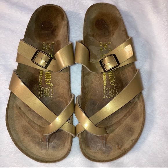 Birkenstock Closed Toe Clogs | Birkenstock, Clogs, Closed toe